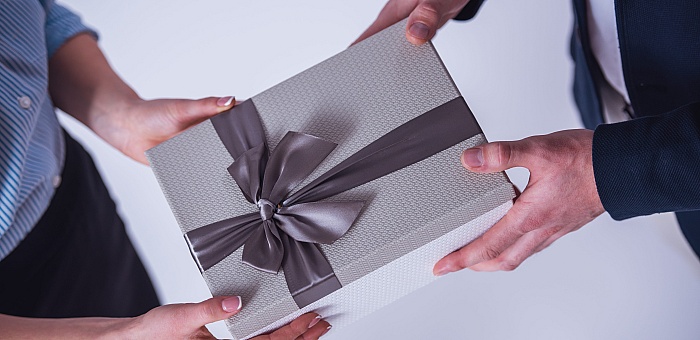 Top Benefits of Corporate Gifting for Business Branding and Customer Engagement